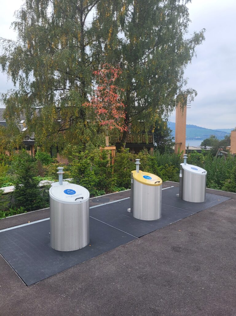 Baléro Einwurfsäule – Villiger Entsorgungssysteme AG
