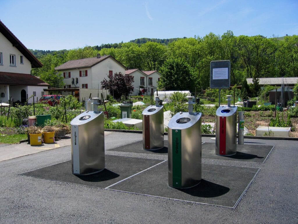 Terrano Einwurfsäule – Villiger Entsorgungssysteme AG
